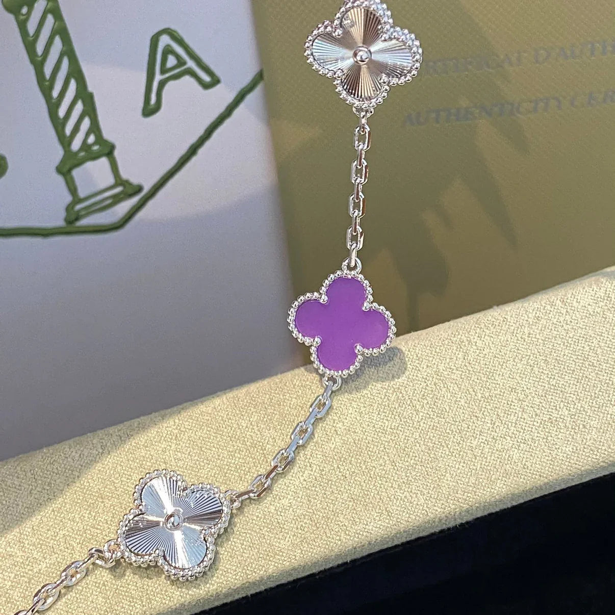 [Vicky] CLOVER 5 MOTIF VIOLET BRACELET COLLECTION