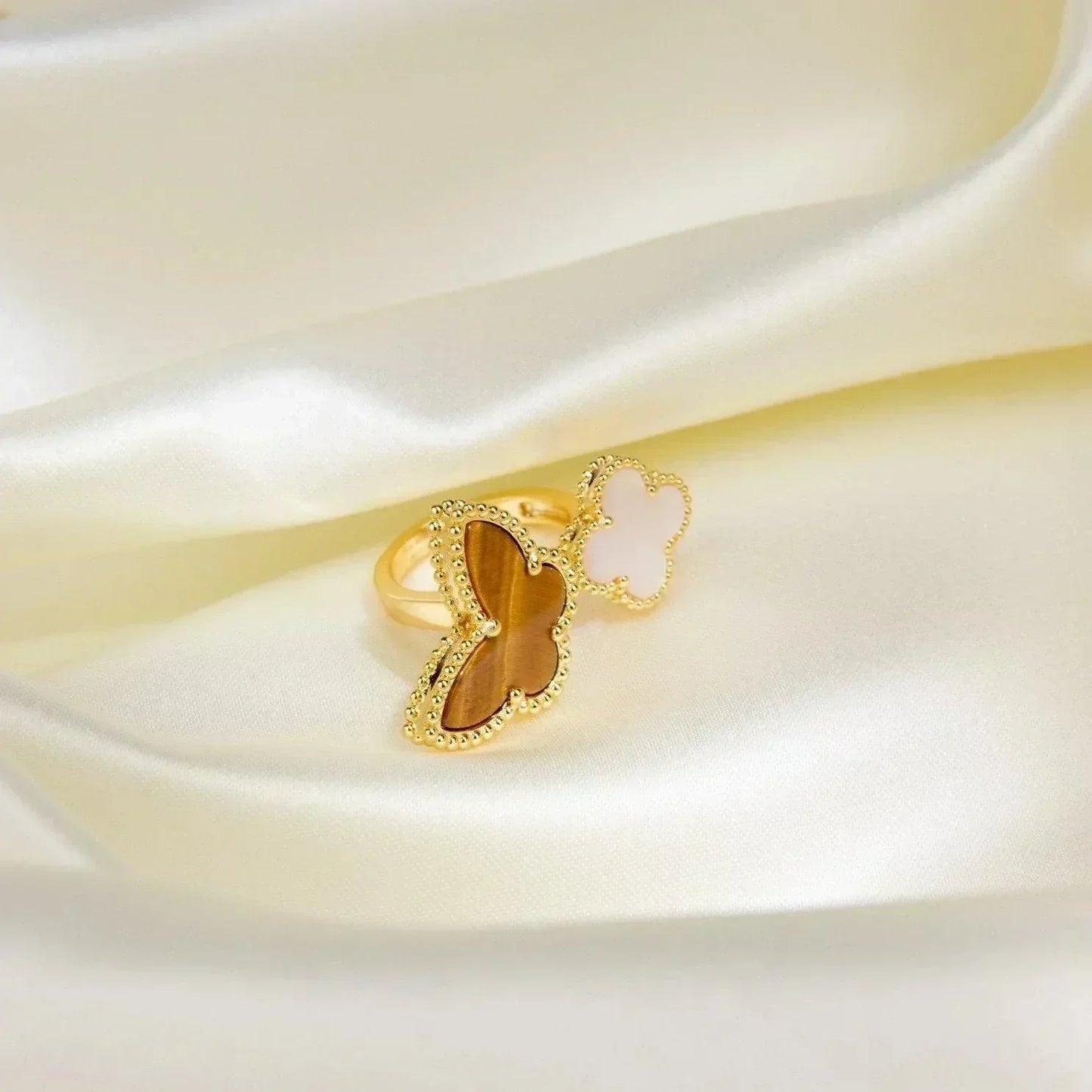 [Vicky]LUCKY BETWEEN THE FINGER RING