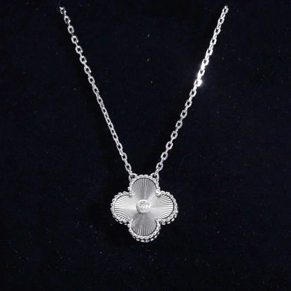 [Vicky]CLOVER  15MM DIAMOND LASER NECKLACE SILVER