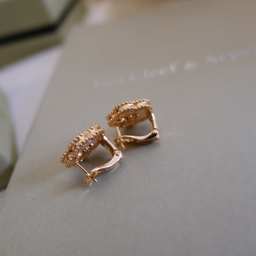 [Vicky]LUCKY PINK GOLD WHITE MOP EARRINGS