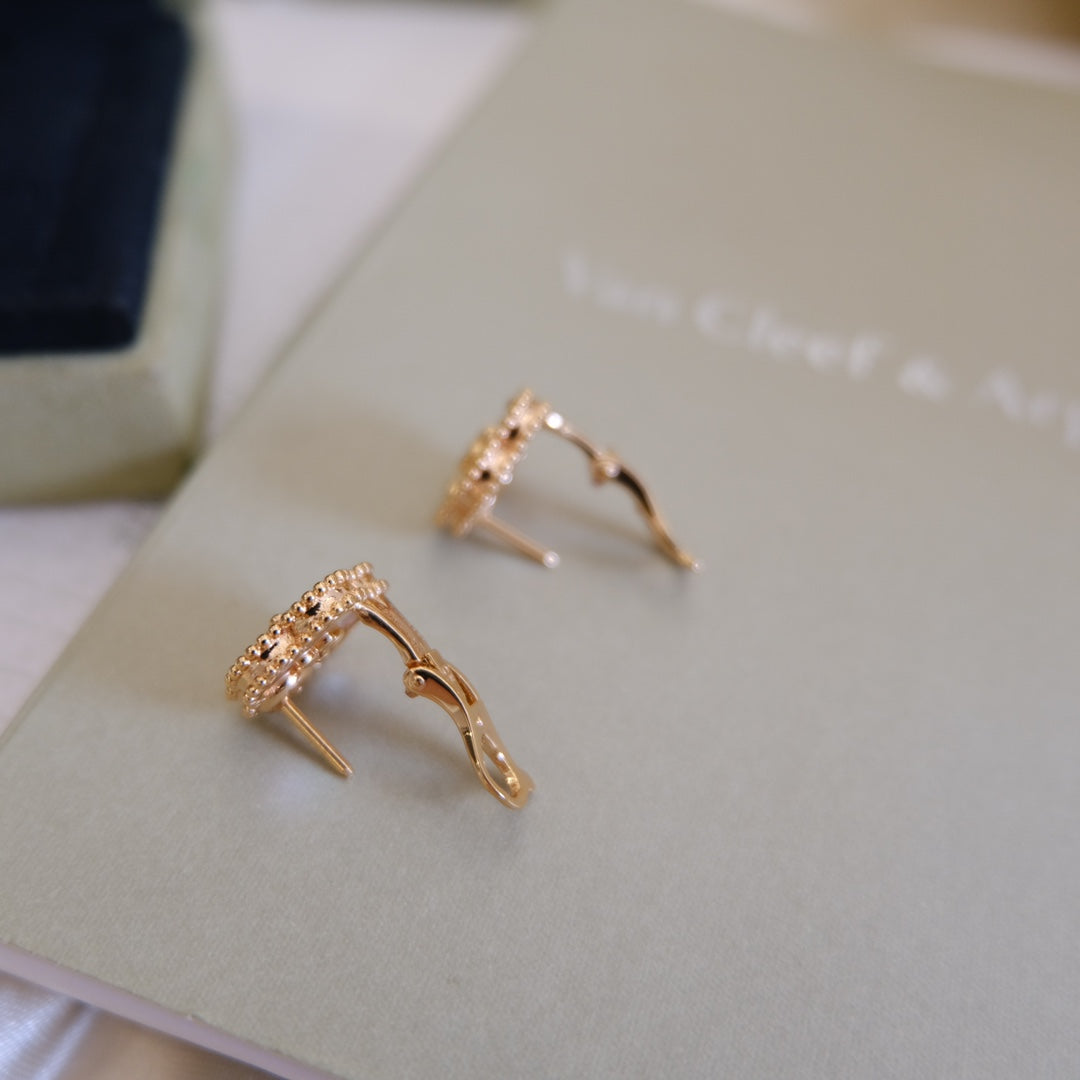 [Vicky]LUCKY PINK GOLD WHITE MOP EARRINGS