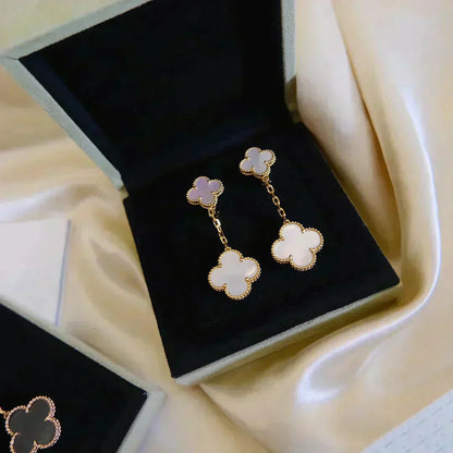 [Vicky]CLOVER 2 MOTIF WHITE MOP EARRINGS
