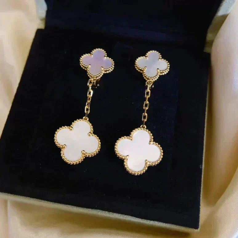 [Vicky]CLOVER 2 MOTIF WHITE MOP EARRINGS