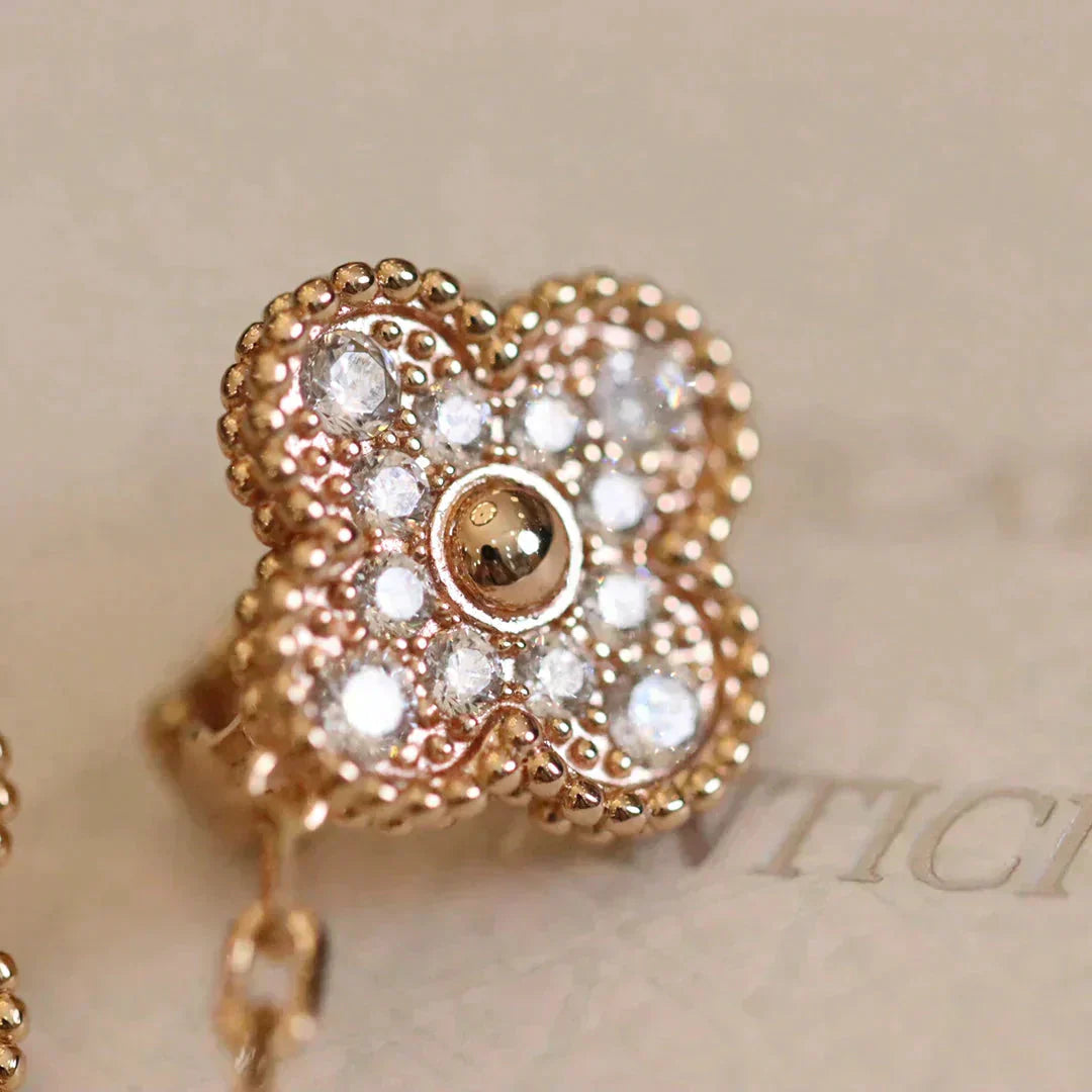 [Vicky]CLOVER MEDIUM 1 MOTIFS FUll DIAMOND EARRINGS