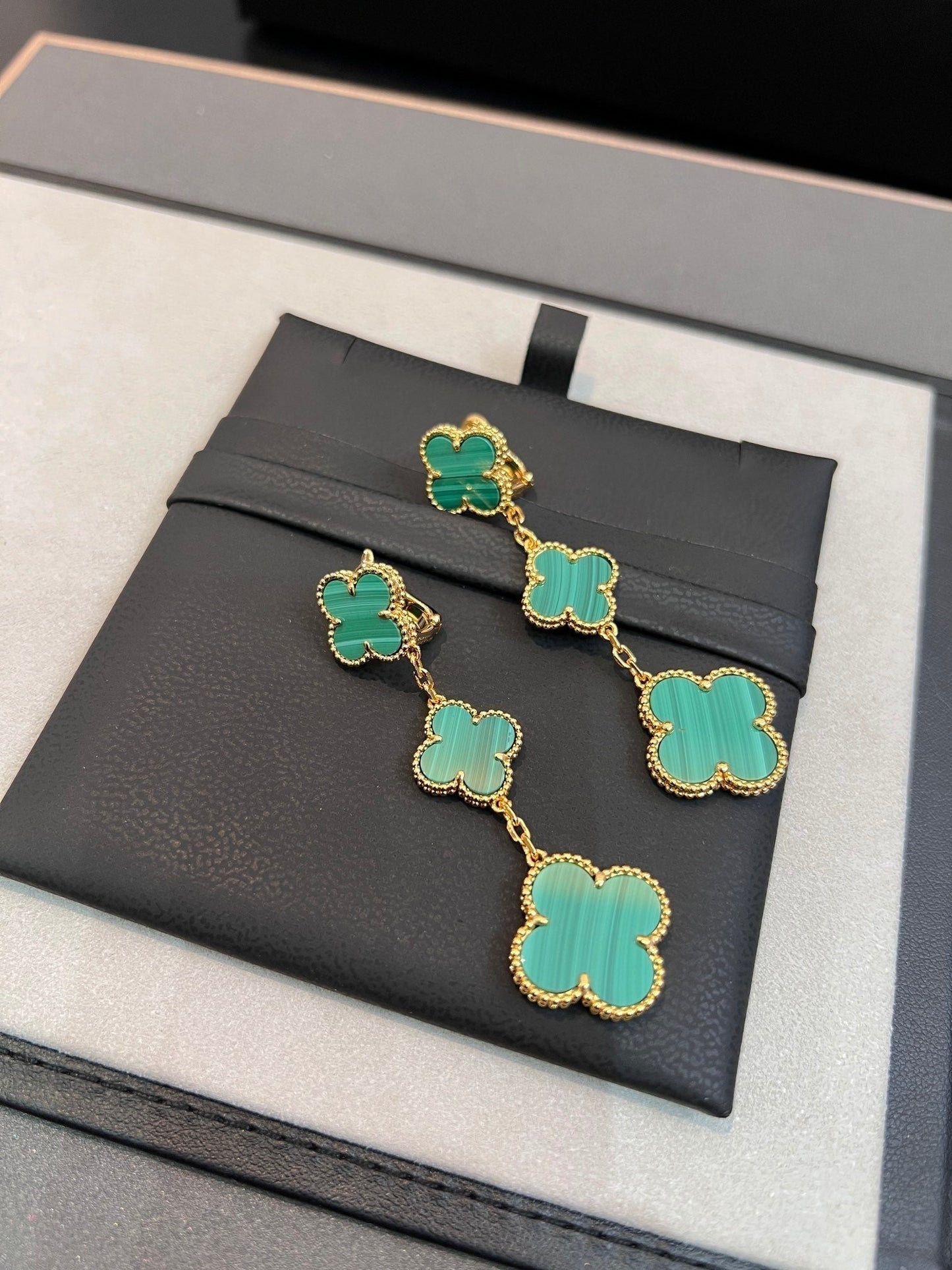 [Vicky]CLOVER MALACHITE 3 MOTIFS GOLD