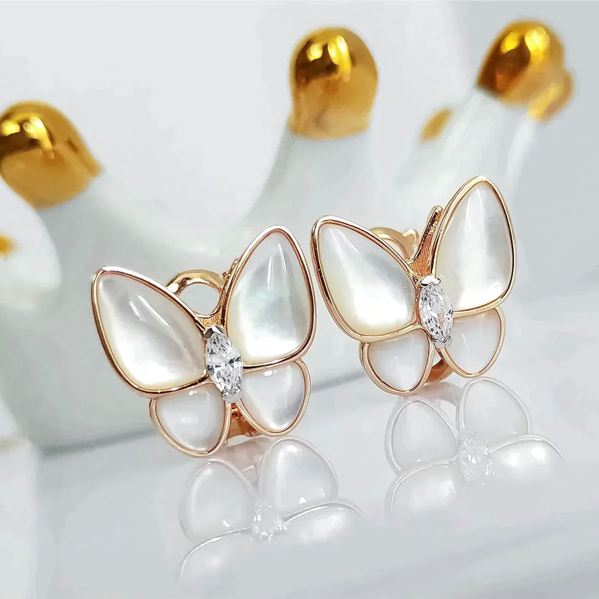 [Vicky]BUTTERFLY MOP DIAMOND EARRINGS
