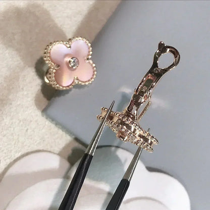 [Vicky]CLOVER MEDIUM 1 MOTIFS  PINK MOP DIAMOND EARRINGS