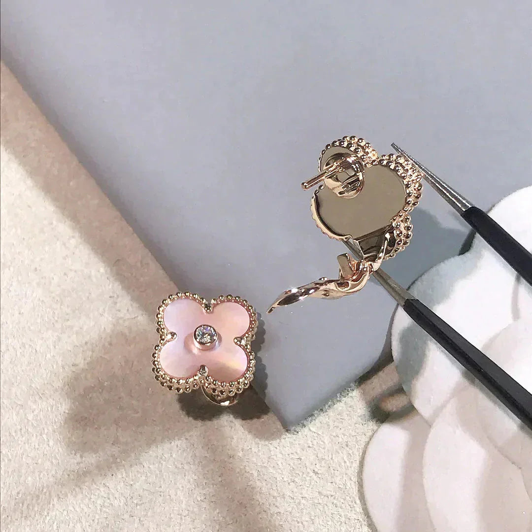 [Vicky]CLOVER MEDIUM 1 MOTIFS  PINK MOP DIAMOND EARRINGS