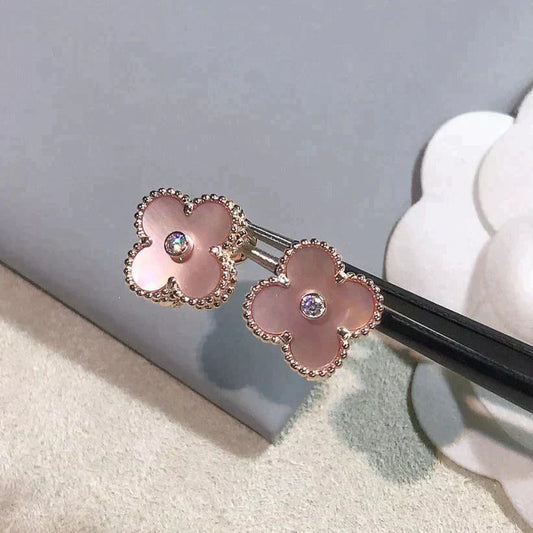 [Vicky]CLOVER MEDIUM 1 MOTIFS  PINK MOP DIAMOND EARRINGS
