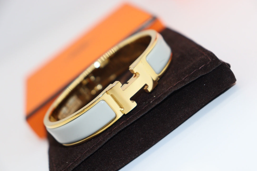 [Vicky]H LIGHT BLUE BRACELET