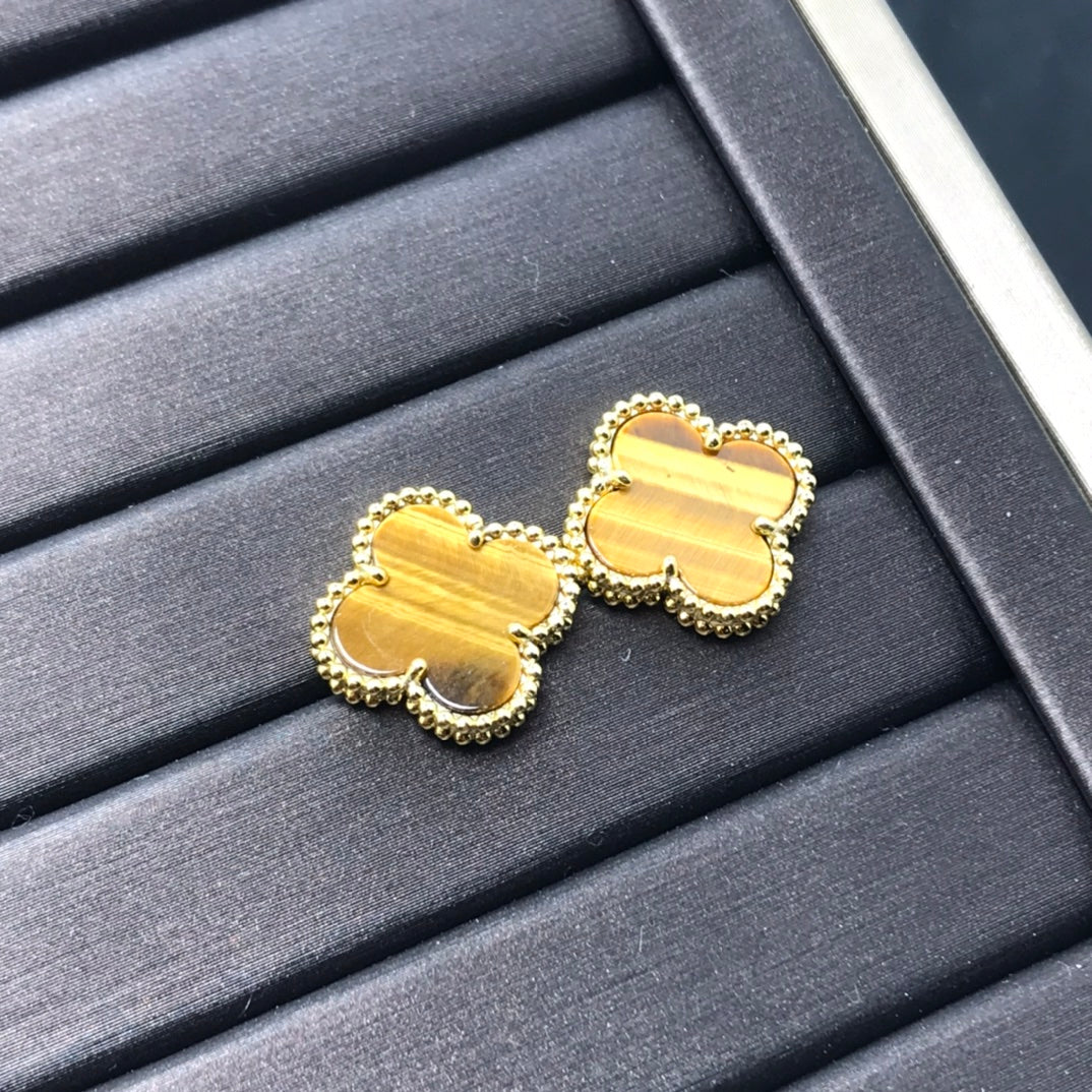 [Vicky]CLOVER MEDIUM 1 MOTIFS TIGER EYE EARRINGS