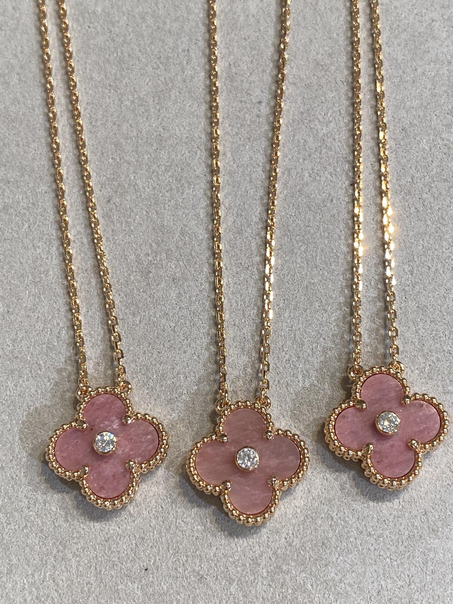 [Vicky]CLOVER 15MM DIAMOND RHODONITE NECKLACE