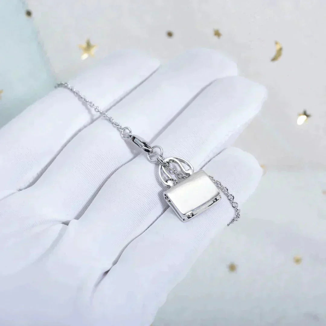 [Vicky]AMULETTE PEDANT SILVER NECKLACE