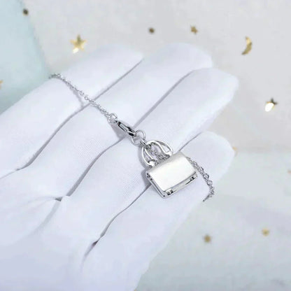 [Vicky]AMULETTE PEDANT SILVER NECKLACE