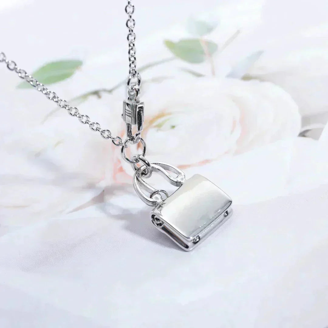 [Vicky]AMULETTE PEDANT SILVER NECKLACE