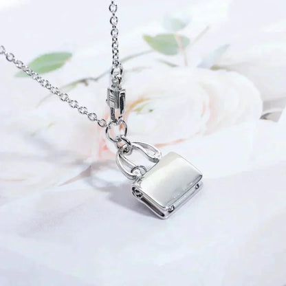 [Vicky]AMULETTE PEDANT SILVER NECKLACE