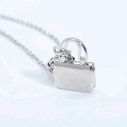 [Vicky]AMULETTE PEDANT SILVER NECKLACE