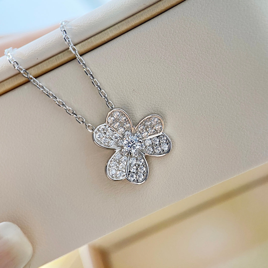 [Vicky]CLOVER DIAMOND NECKLACE SILVER