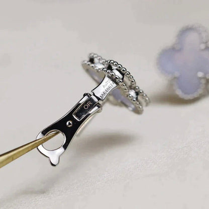 [Vicky]CLOVER MEDIUM 1 MOTIFS  WHITE MOP EARRINGS SILVER