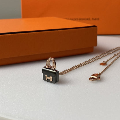 [Vicky]CONSTANCE BLACK PEDANT PINK GOLD NECKLACE