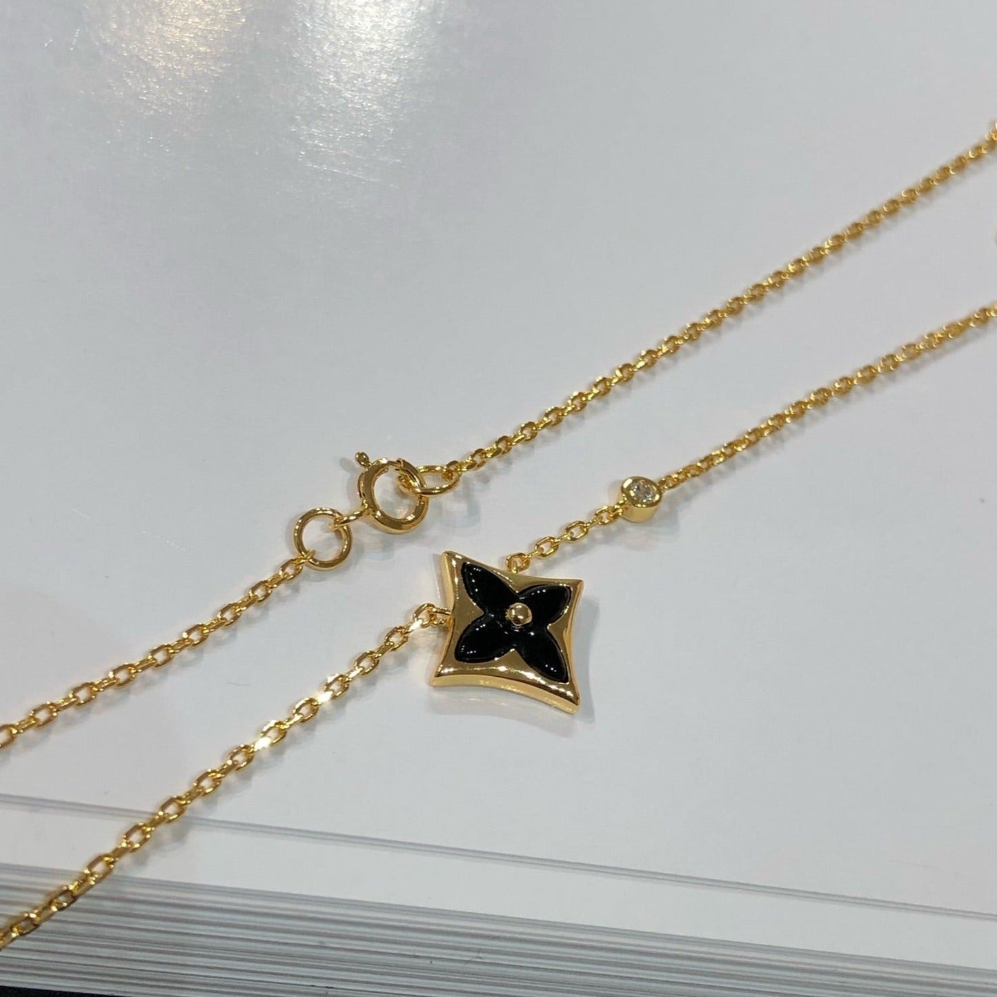 [Vicky]STAR BLACK MOP NECKLACE