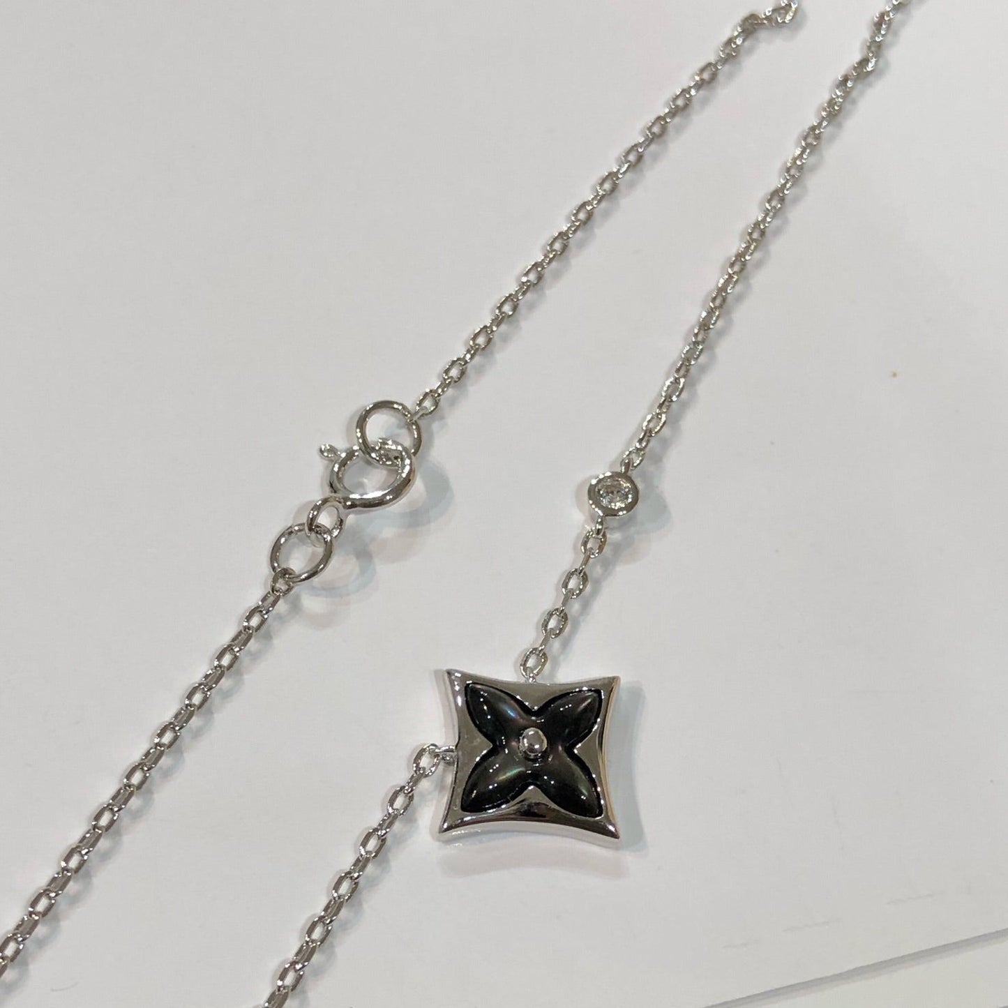 [Vicky]STAR BLACK MOP NECKLACE
