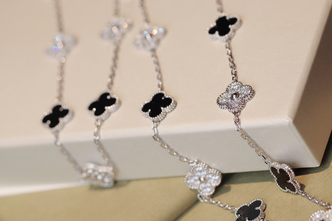 [Vicky]CLOVER 20 MOTIFS ONYX DIAMOND SILVER