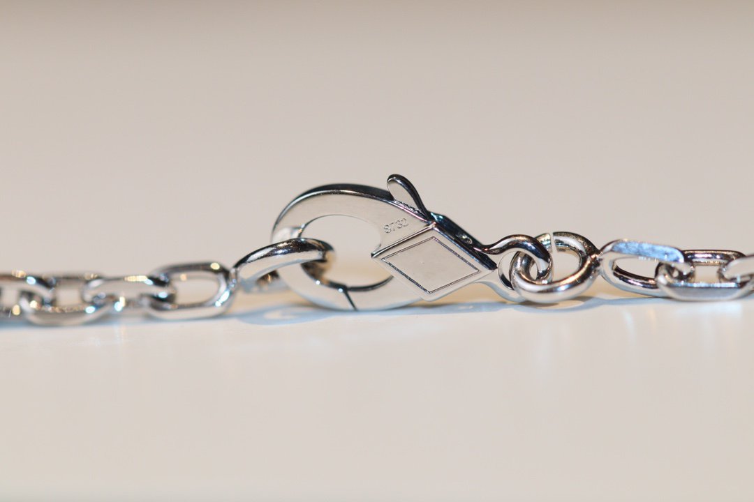 [Vicky]CLOVER 20 MOTIFS ONYX DIAMOND SILVER