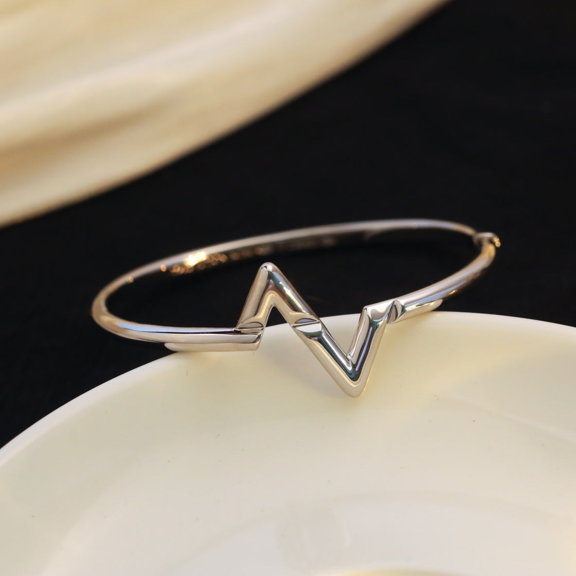 [Vicky]VOLTE UPSITE DOWN BRACELET