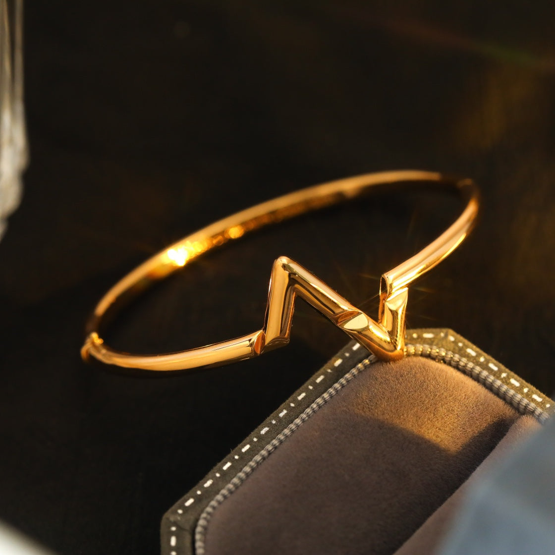 [Vicky]VOLTE UPSITE DOWN BRACELET