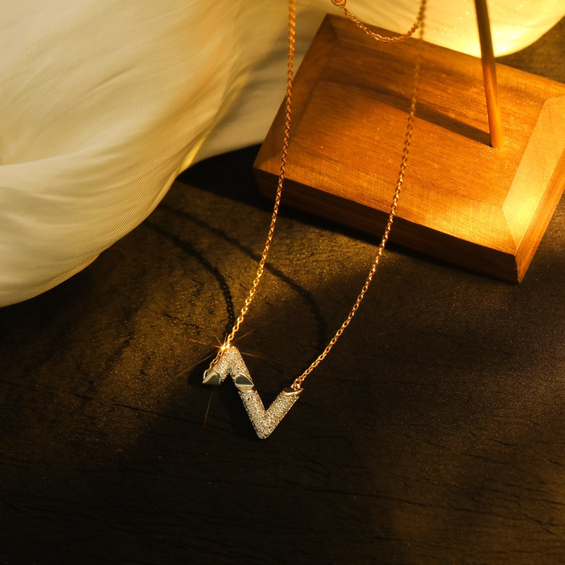 [Vicky]VOLT SILVER DIAMOND PEDANT NECKLACE