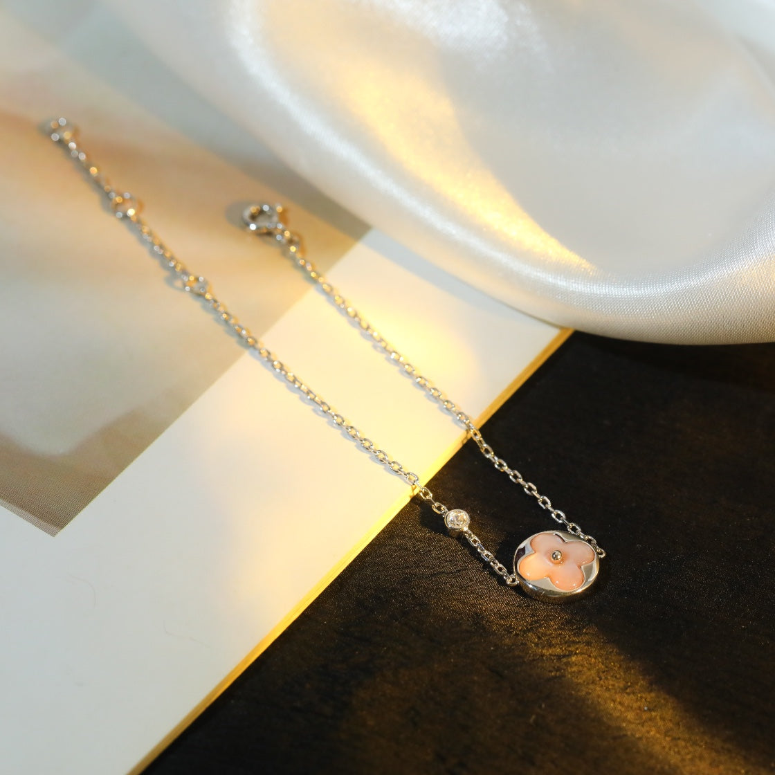 [Vicky]SUN MOTIF PINK MOP SILVER BRACELET