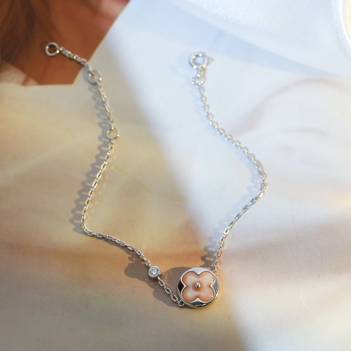 [Vicky]SUN MOTIF PINK MOP SILVER BRACELET