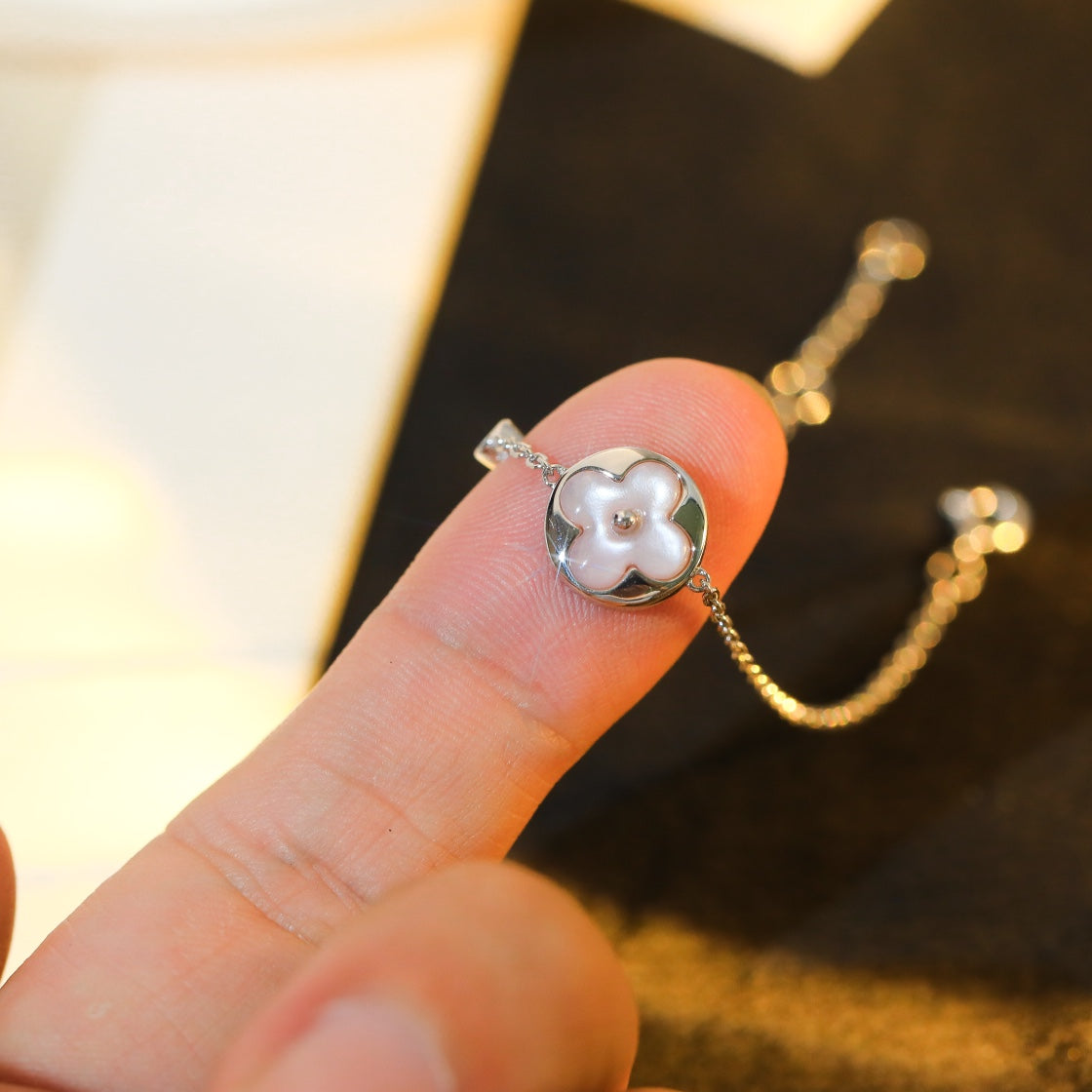 [Vicky]SUN MOTIF PINK MOP SILVER BRACELET