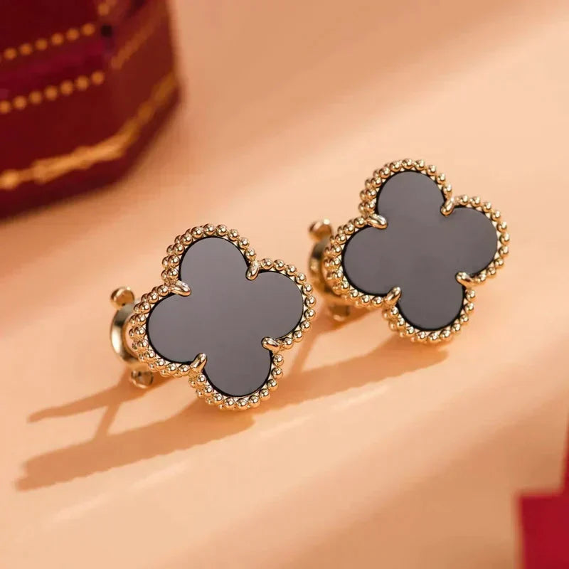 [Vicky]CLOVER MEDIUM 1 MOTIFS  ONYX STUD EARRINGS
