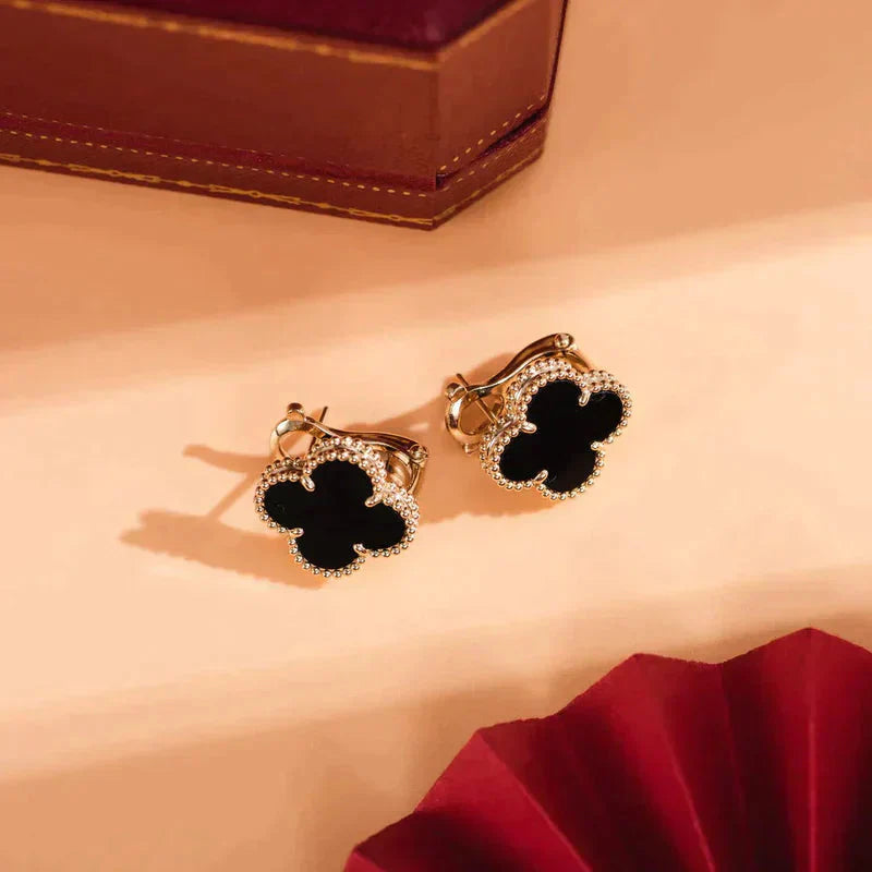 [Vicky]CLOVER MEDIUM 1 MOTIFS  ONYX STUD EARRINGS