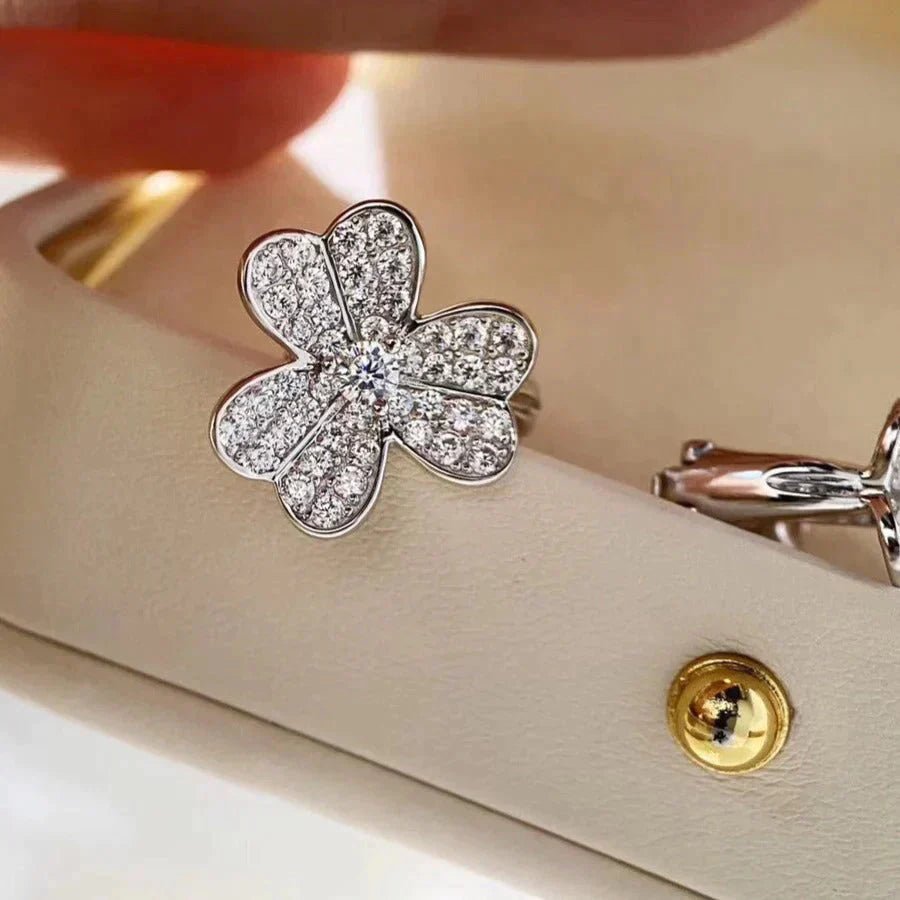 [Vicky]CLOVER COMOS DIAMOND EARRINGS SILVER