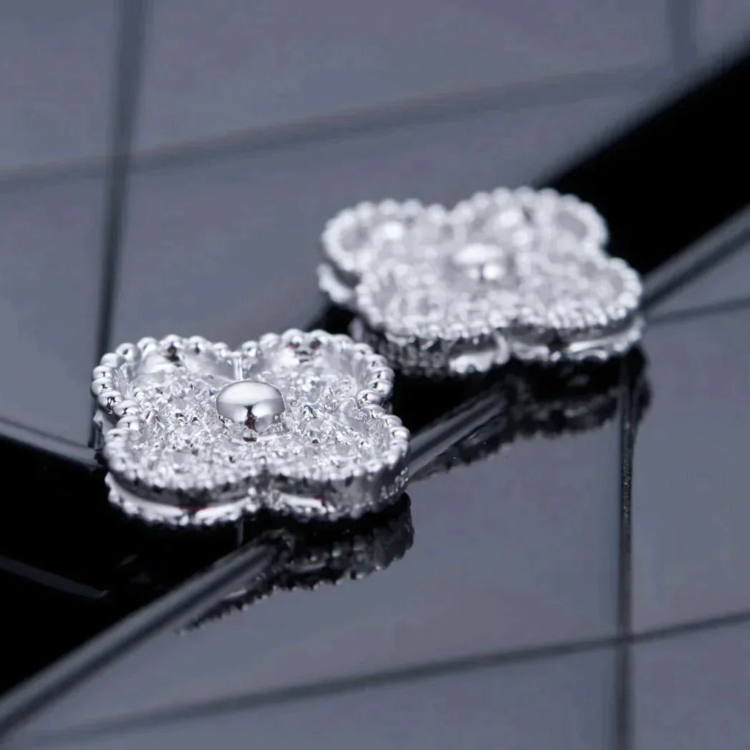 [Vicky]CLOVER 1 MOTIFS DIAMOND STUD EARRINGS SILVER