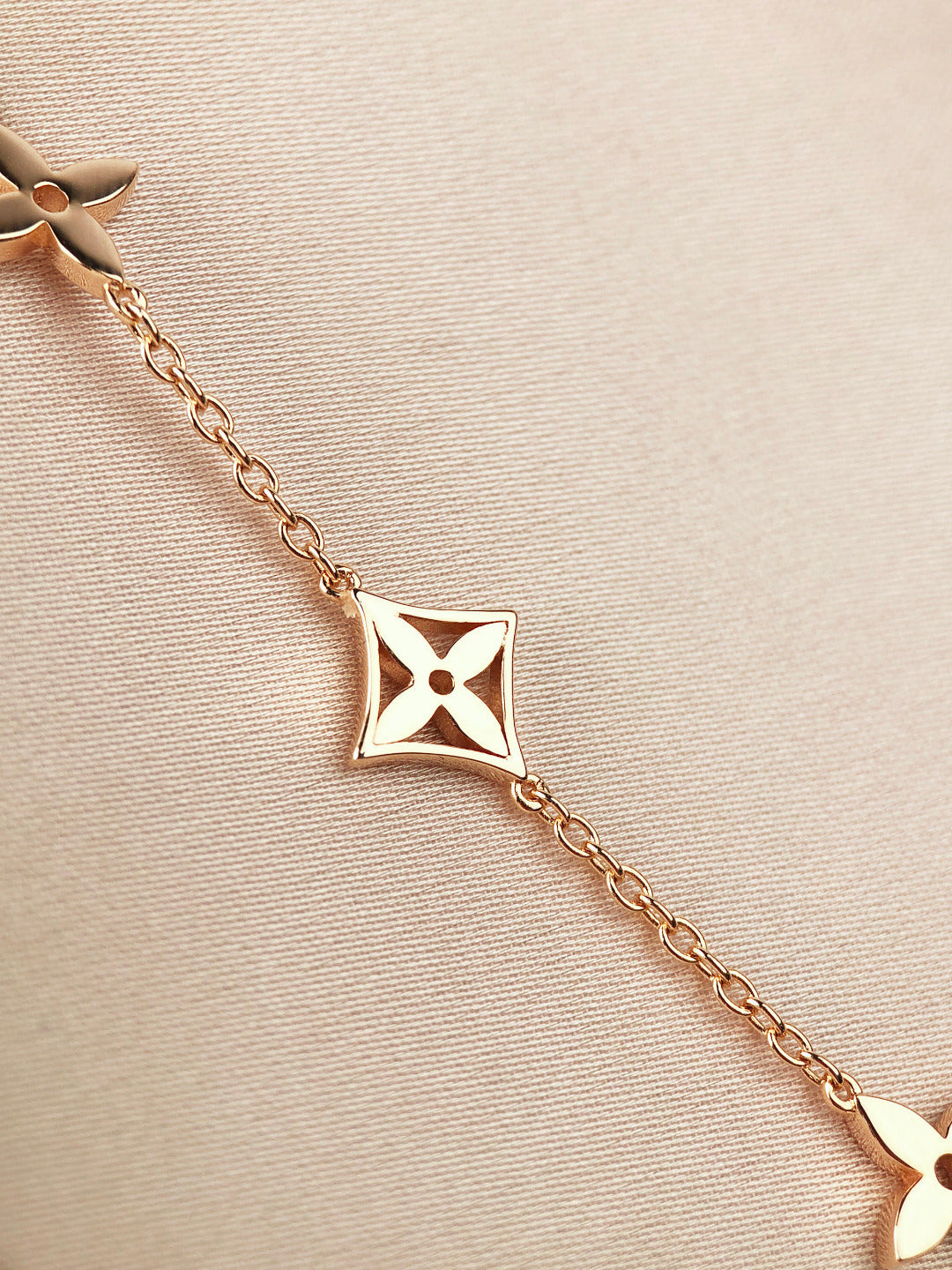 [Vicky]STAR AND SUN 7 MOTIFS GOLD BRACELET