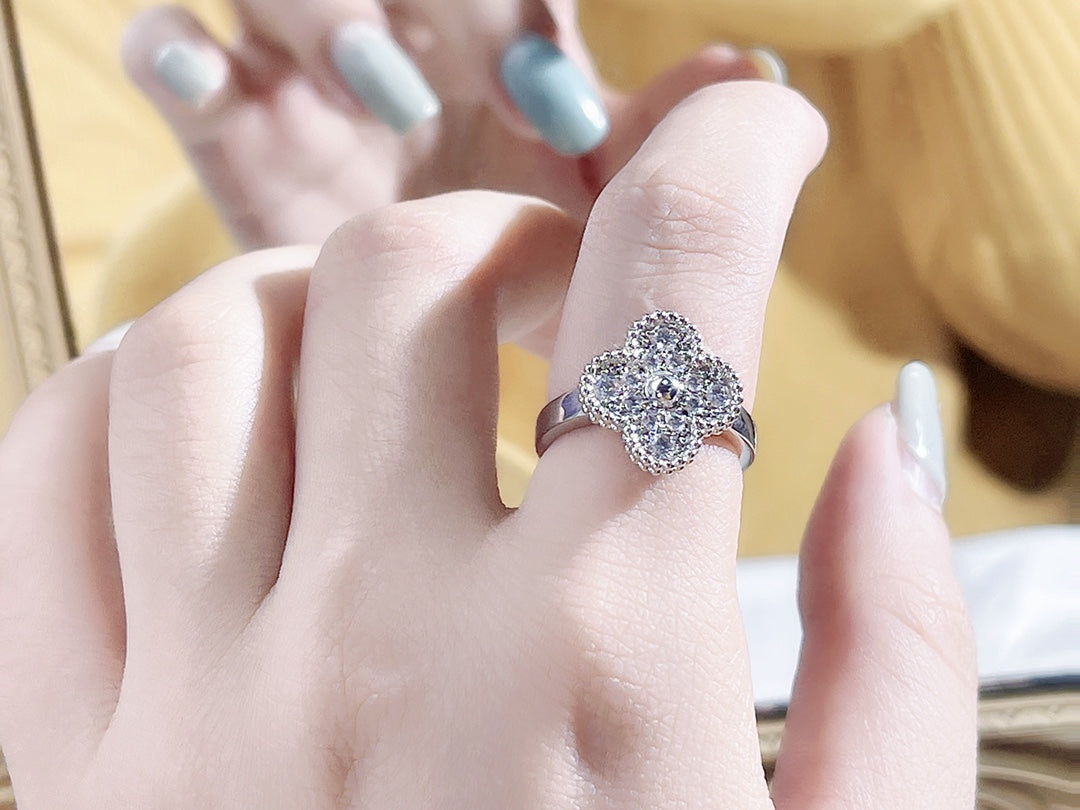 [Vicky]CLOVER DIAMOND RING