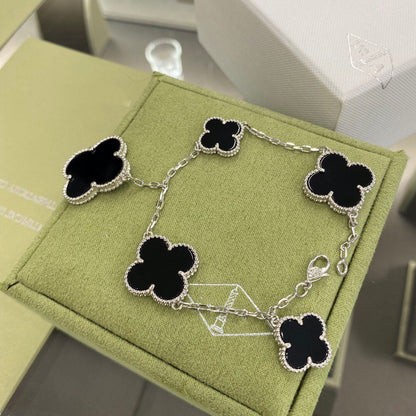 [Vicky]CLOVER 5 MOTIFS SIVLER ONYX BRACELET