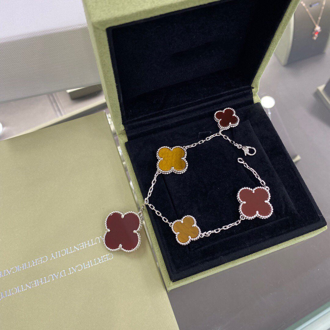 [Vicky]CLOVER 5 MOTIFS SIVLER CARNELIAN TIGER EYE BRACELET