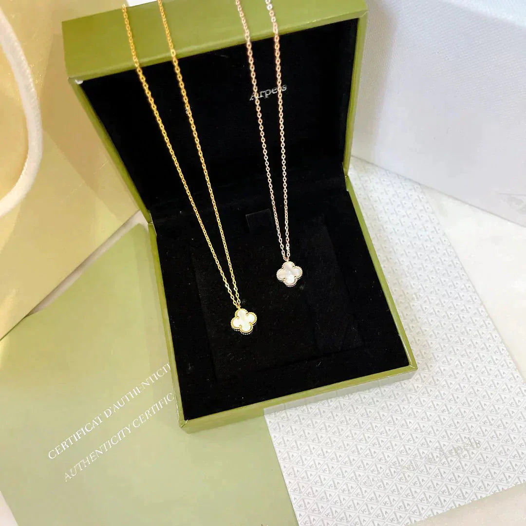 [Vicky]CLOVER MINI 9.5MM WHITE MOTHER-OF-PEARL NECKLACE