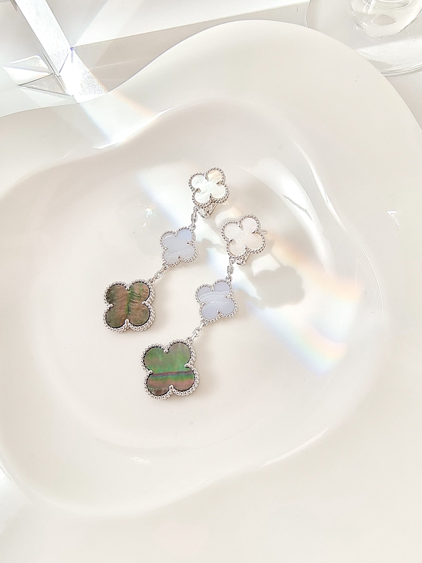 [Vicky]CLOVER 3 MOTIFS CHALCEDONY DARK MOP SILVER EARRINGS