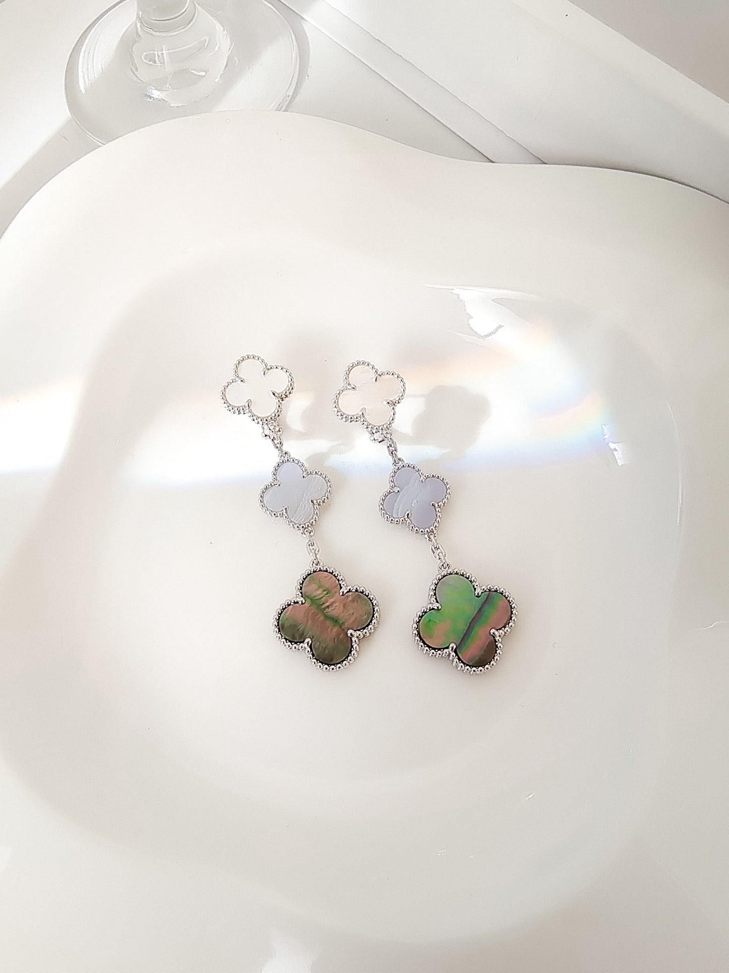 [Vicky]CLOVER 3 MOTIFS CHALCEDONY DARK MOP SILVER EARRINGS