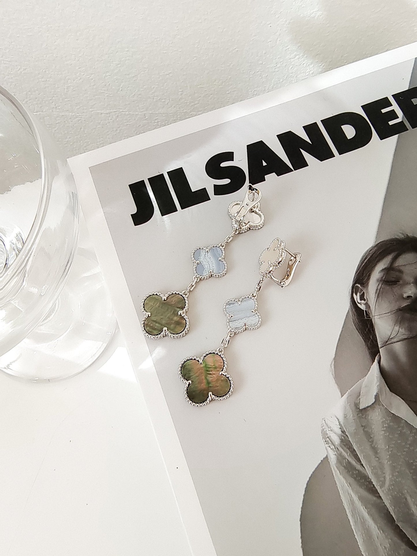 [Vicky]CLOVER 3 MOTIFS CHALCEDONY DARK MOP SILVER EARRINGS