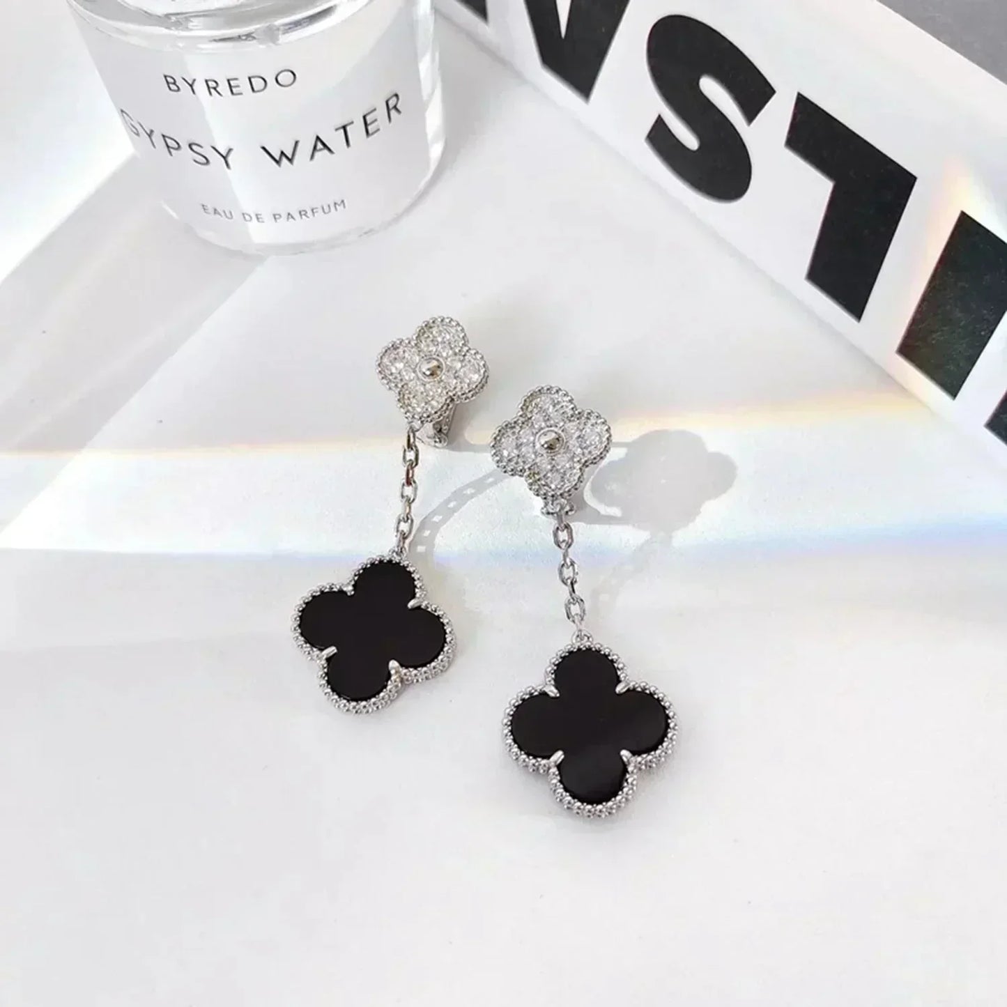 [Vicky]CLOVER 2 MOTIFS  DIAMOND ONYX EARRINGS SILVER