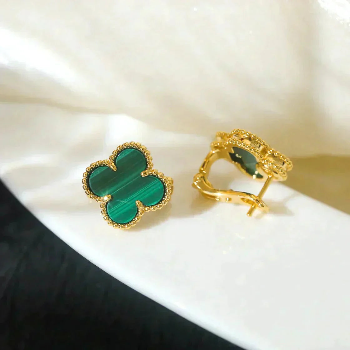 [Vicky]CLOVER MEDIUM 1 MOTIFS MALACHITE  EARRINGS