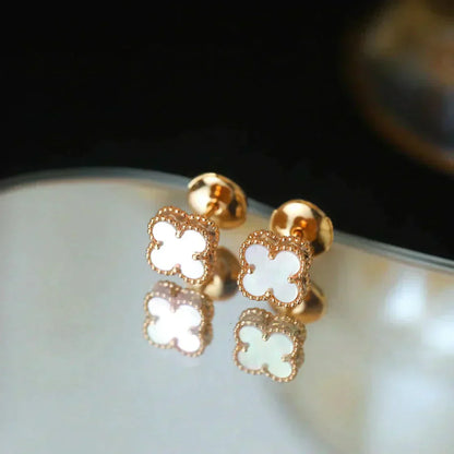 [Vicky]CLOVER MINI 9.5MM WHITE MOP EARRINGS