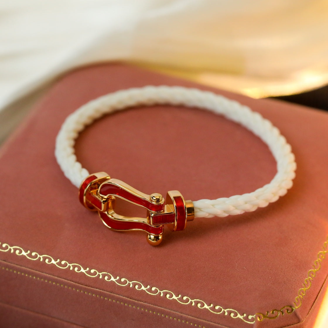 [Vicky]FORCE 10 WHITE TEXTILE DIAMOND PAVED